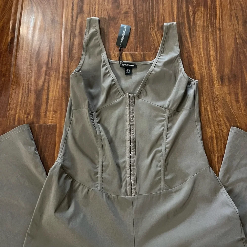 NWT PrettyLittleThing Taupe Hook and Eye Corset Detail Flared Jumpsuit size 12